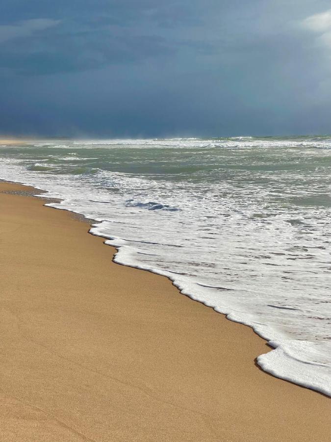 Bangalo De Madeira Em Condominio De Praia Camaçari Kültér fotó